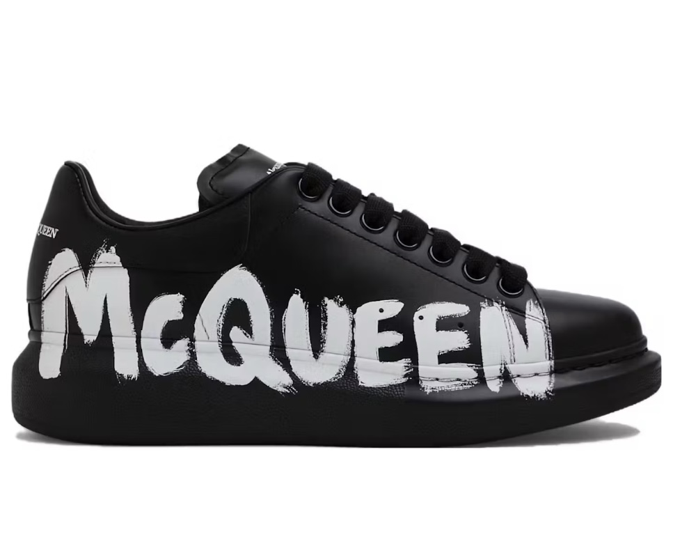 MCQUEEN OVERSIZED GRAFFITI BLACK