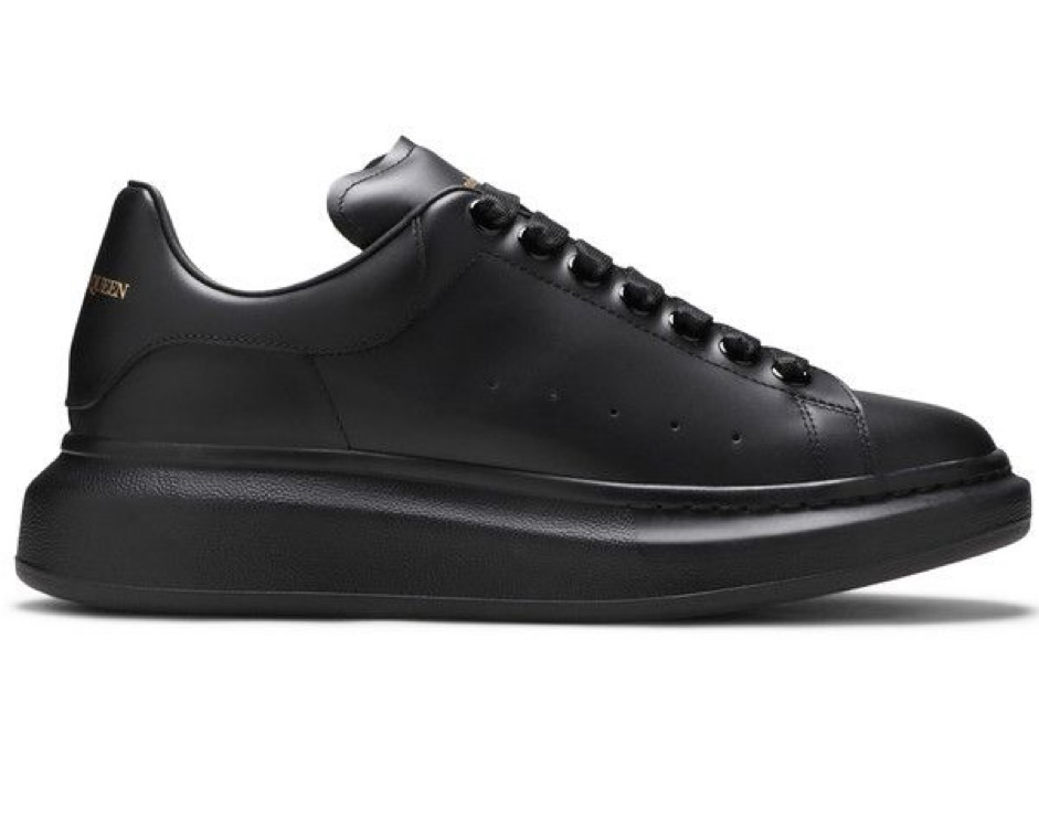 MCQUEEN OVERSIZED TRIPLE BLACK